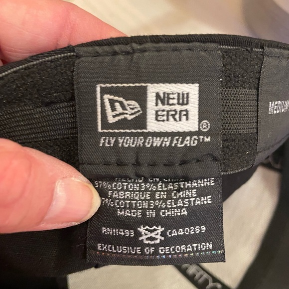 NWOT Quicksilver 39Thirty Mountain and Wave FlexFit Fitted Hat, M/L - Picture 9 of 10